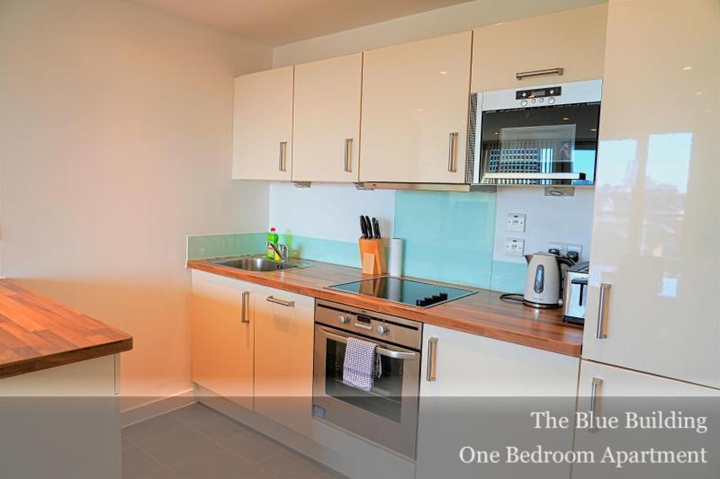 Gunwharf Quays Apartments Portsmouth Exterior foto